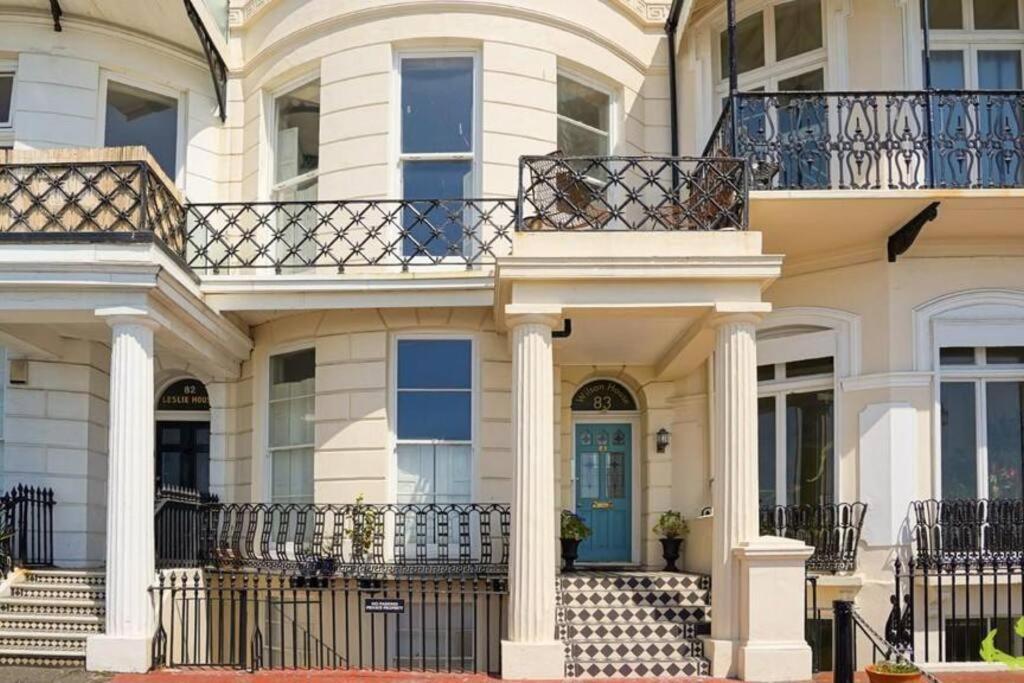 Stunning Seafront Apartment Brighton ภายนอก รูปภาพ